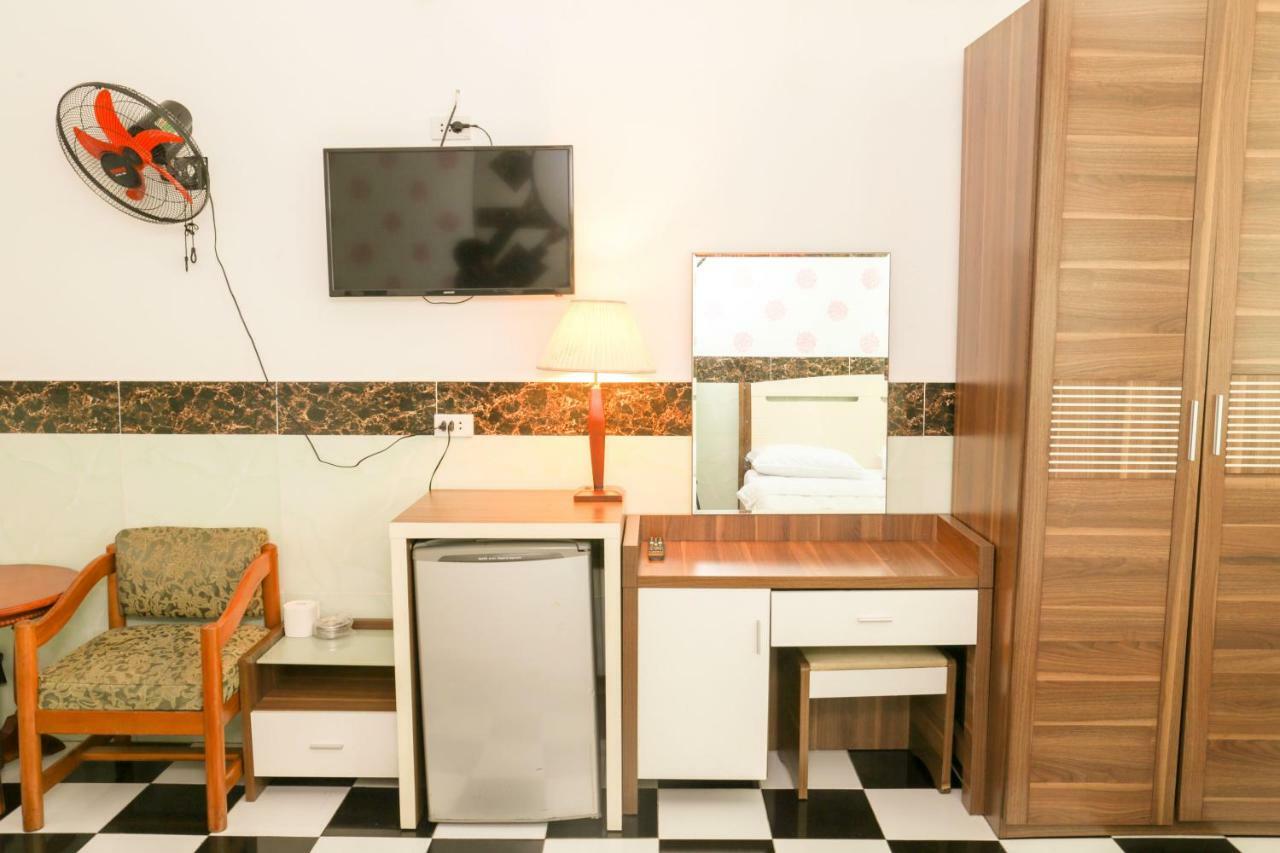 Sao Mai Hotel Ho Chi Minh-stad Buitenkant foto